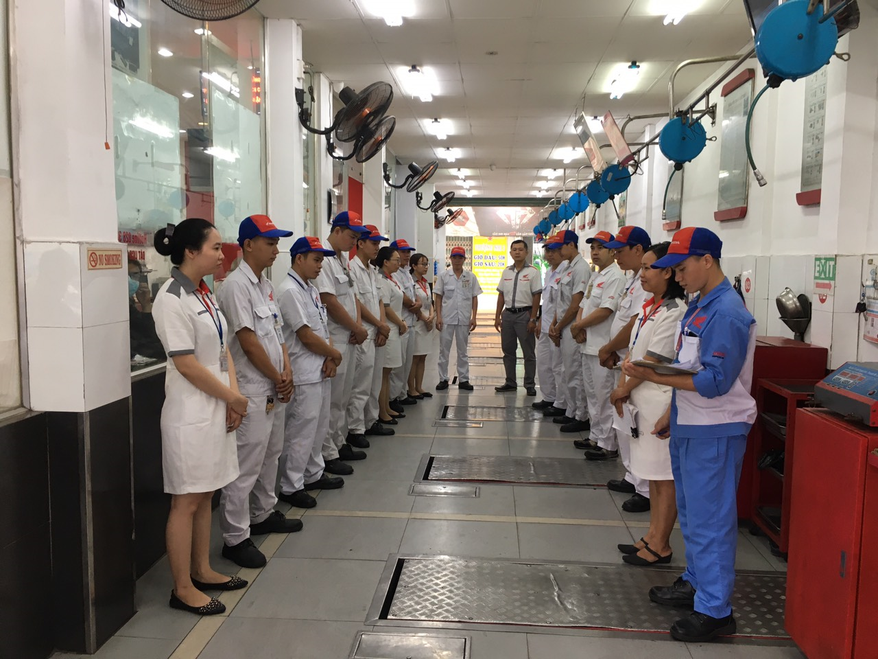 Dịch vụ Hồng Đắc đều được đào tạo qua các lớp huấn luyện chuyên biệt của nhà máy Honda Việt Nam